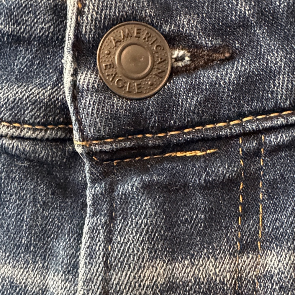 American Eagle Men’s 34x30 AirFlex+ Temp Tech Medium Wash Blue Straight Jeans - Picture 2 of 11